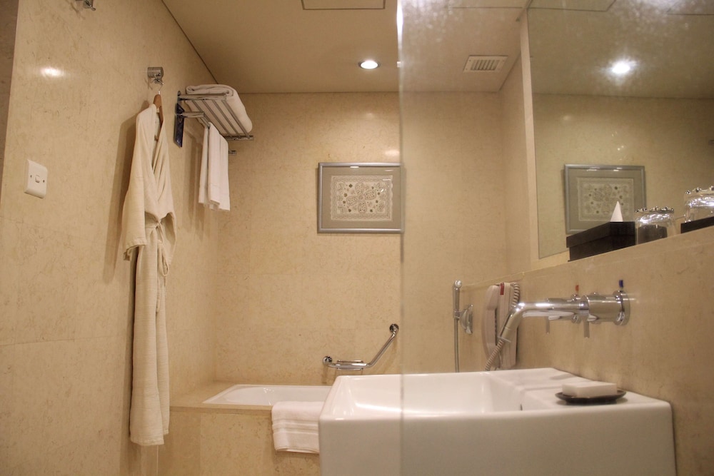 Radisson Blu Dhaka Water Garden 16/83