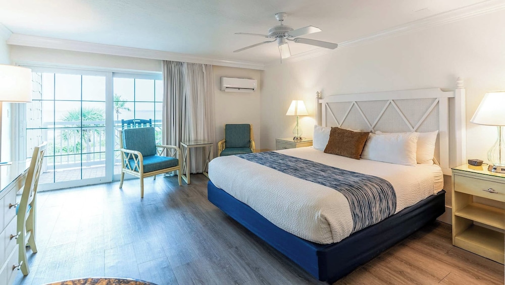 Tween Waters Inn 26/72