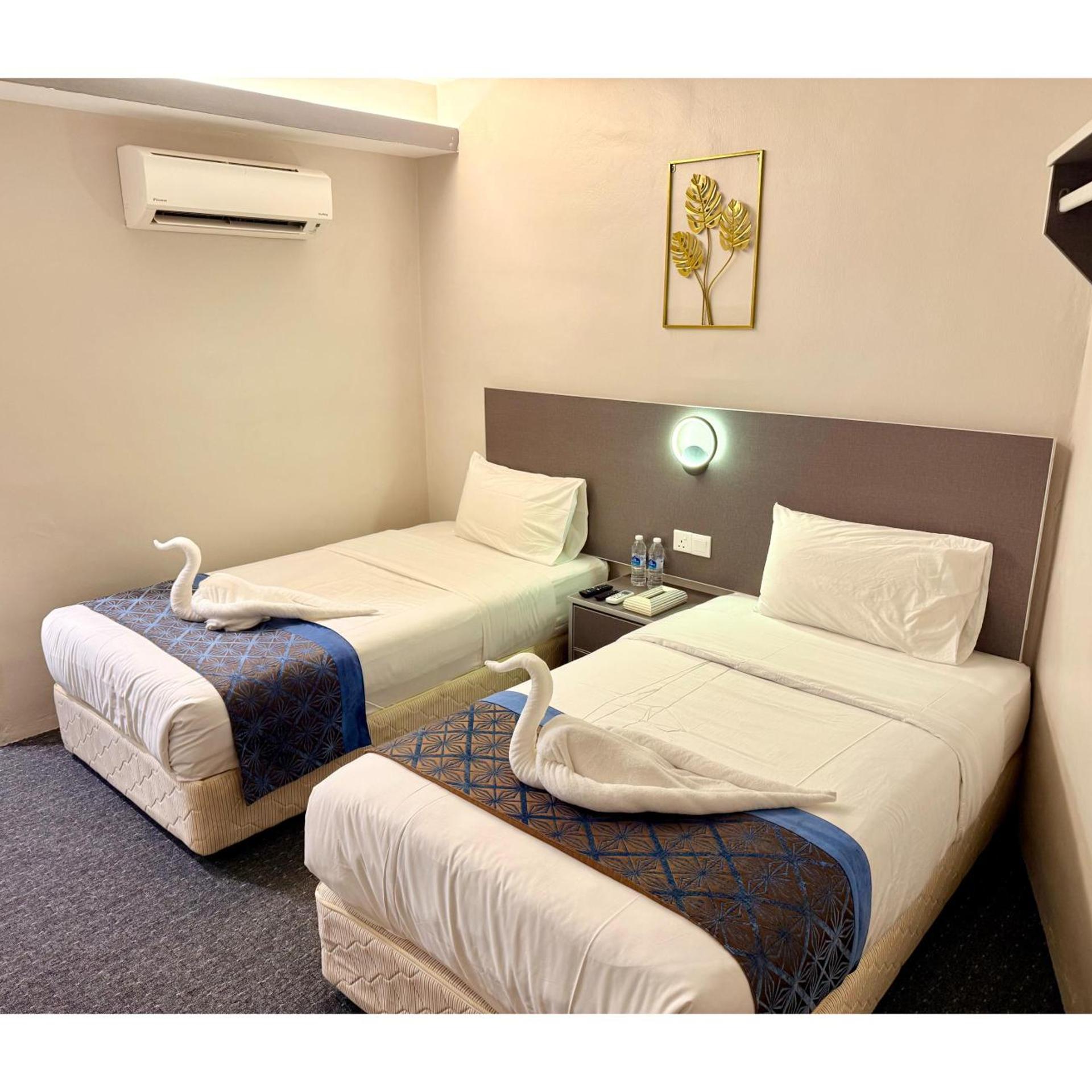 OYO 44043 First Garden Hotel 30/54