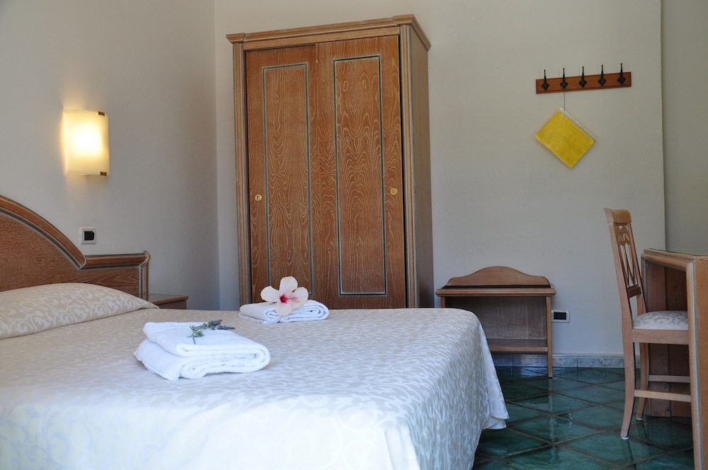 غرفة قياسية بسرير مزدوج، Hotel La Marticana 2/4