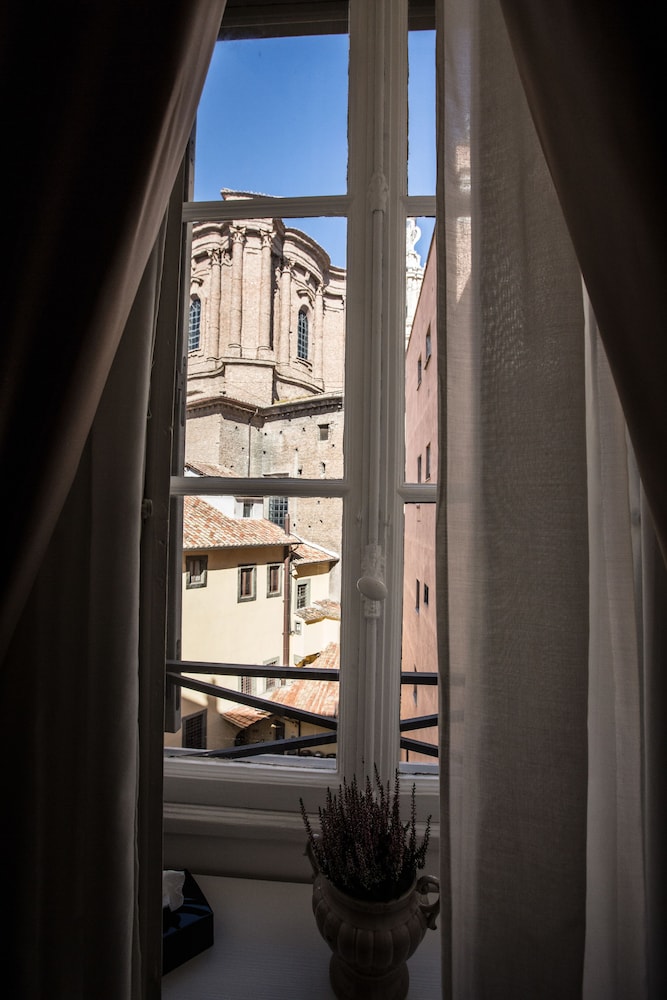 Chic Town Luxury Rooms 61/69