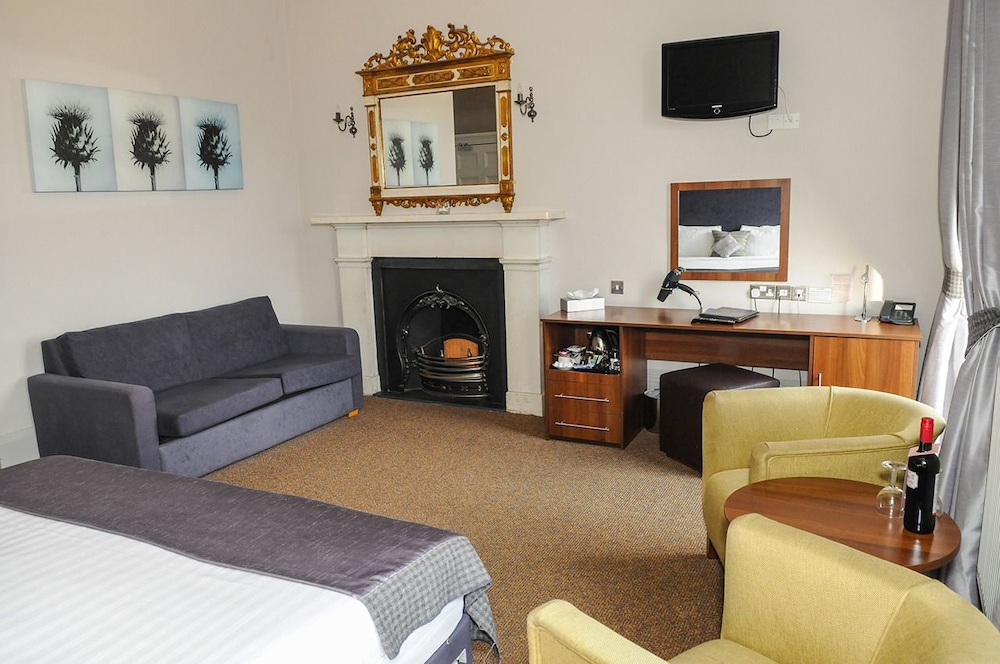 The Salisbury Hotel 38/53