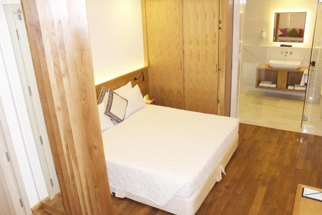 Liberty, Suite, Green View