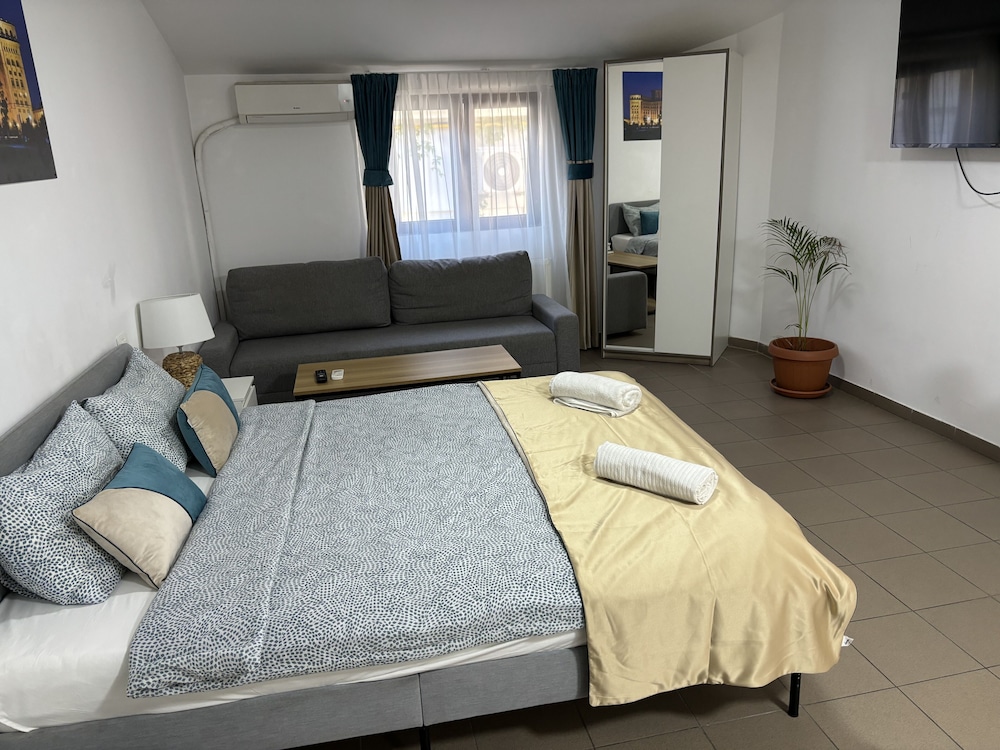 X Hostel Bucharest 25/44
