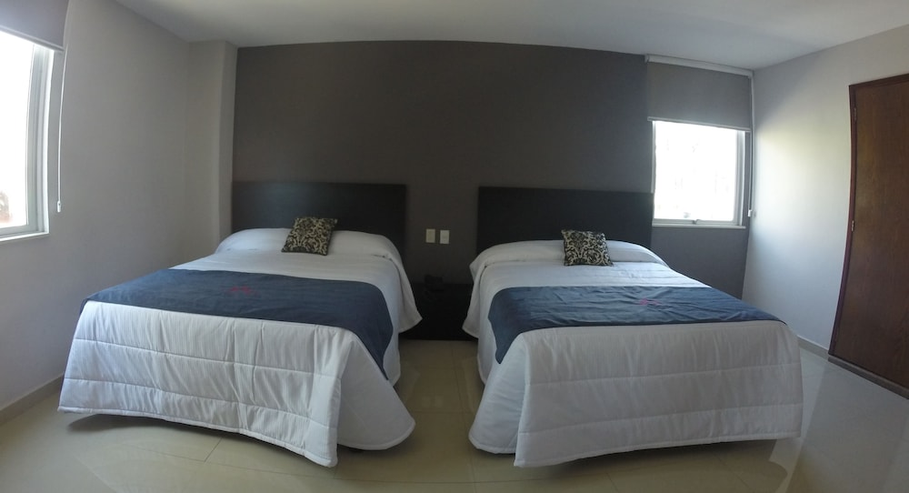 Hotel Haus Express 10/28