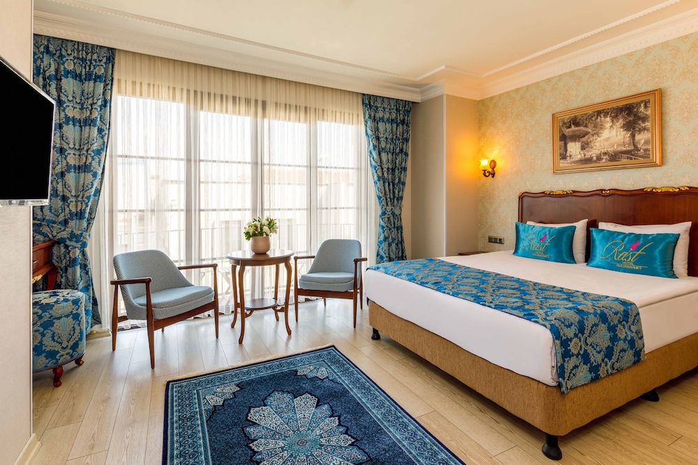 DELUXE, DOUBLE BED, BALCONY