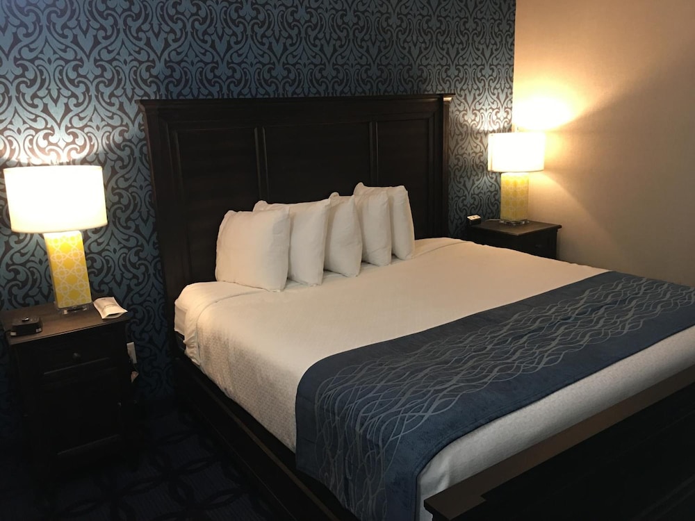 Riverside Inn 15/60