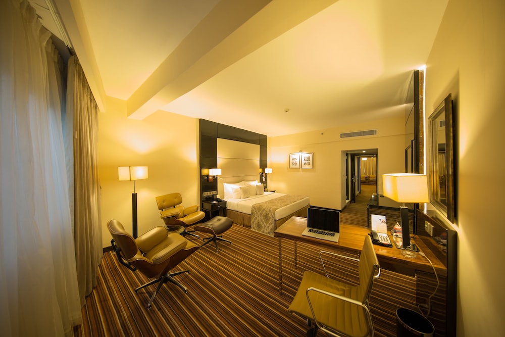 Ramada by Wyndham Colombo 33/46