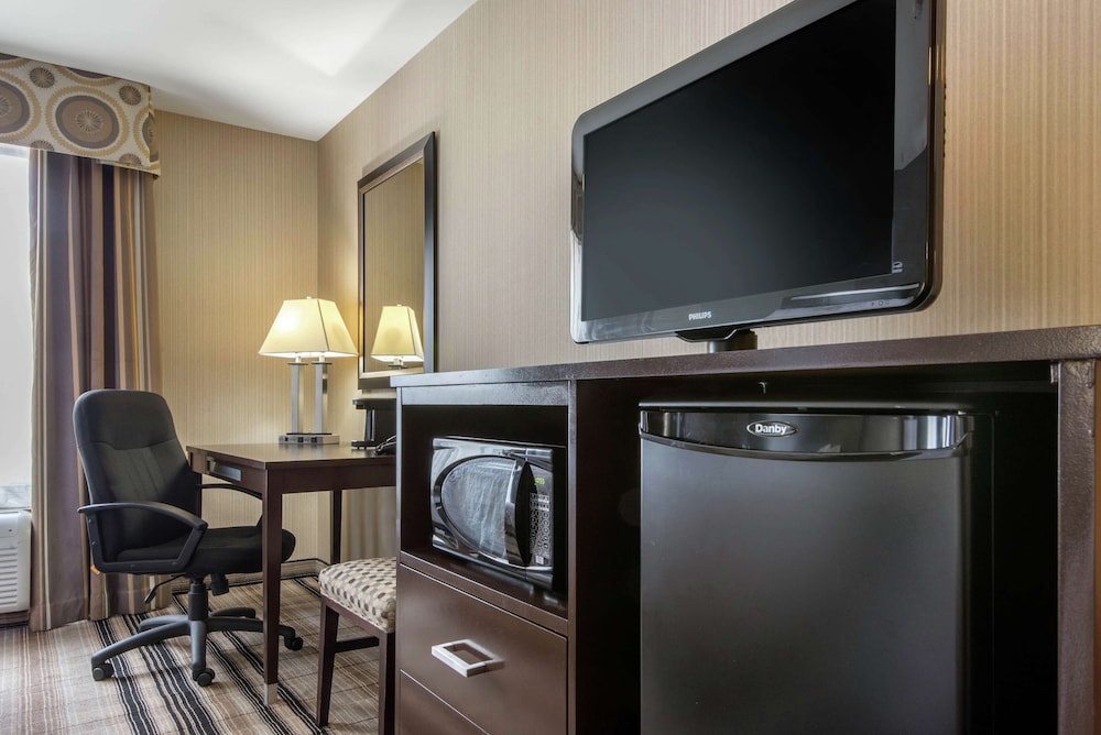 Hampton Inn Meadville 41/45