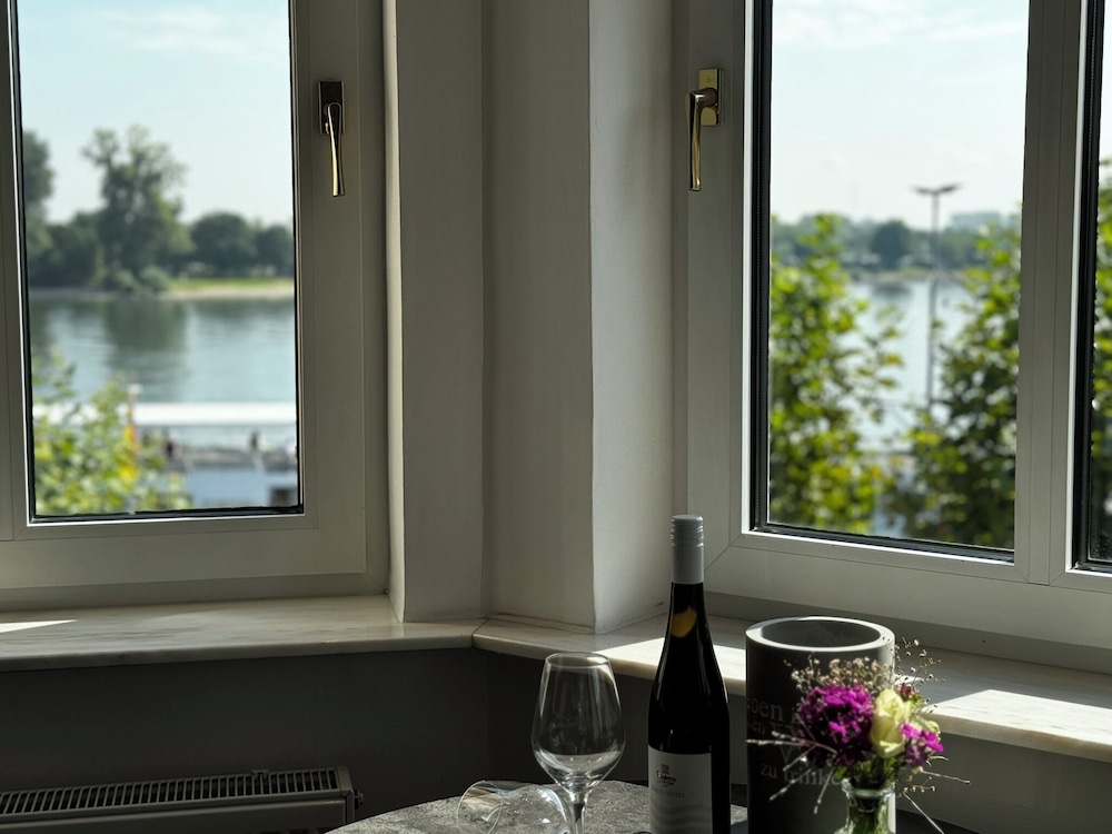 Rhein-Hotel Nierstein 30/72