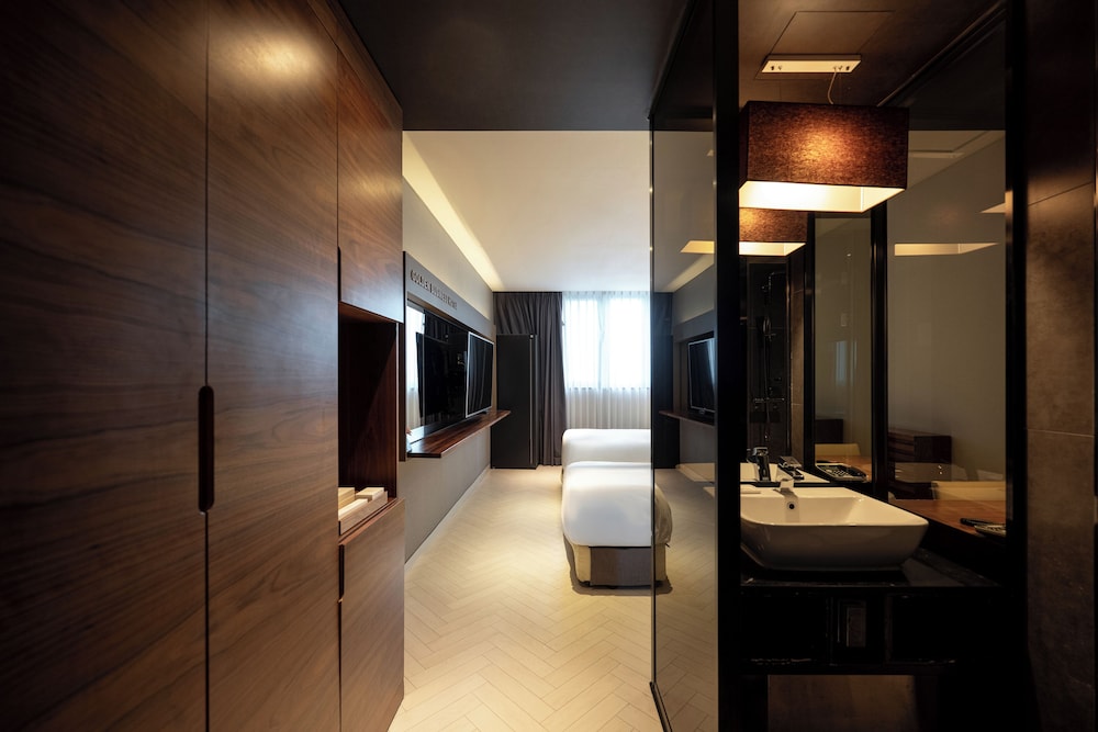 Golden Business Hotel 45/65