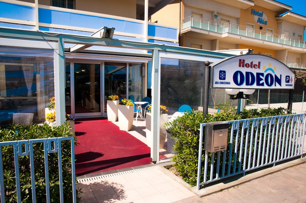 Hotel Odeon 7/48