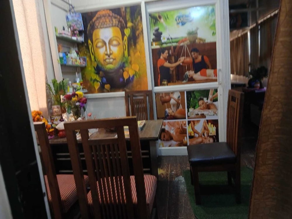 Oyo 1811 Hotel Leisure Palace 21/26