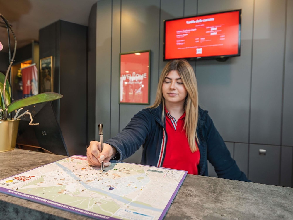 IBIS FIRENZE PRATO EST 17/73