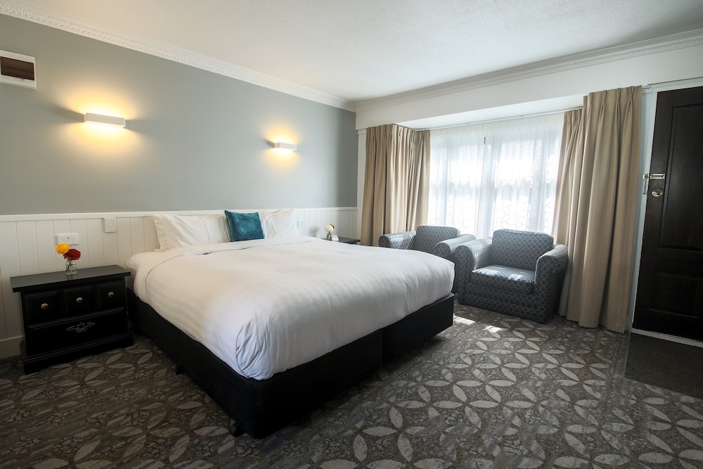 Scenic Hotel Cotswold 16/69