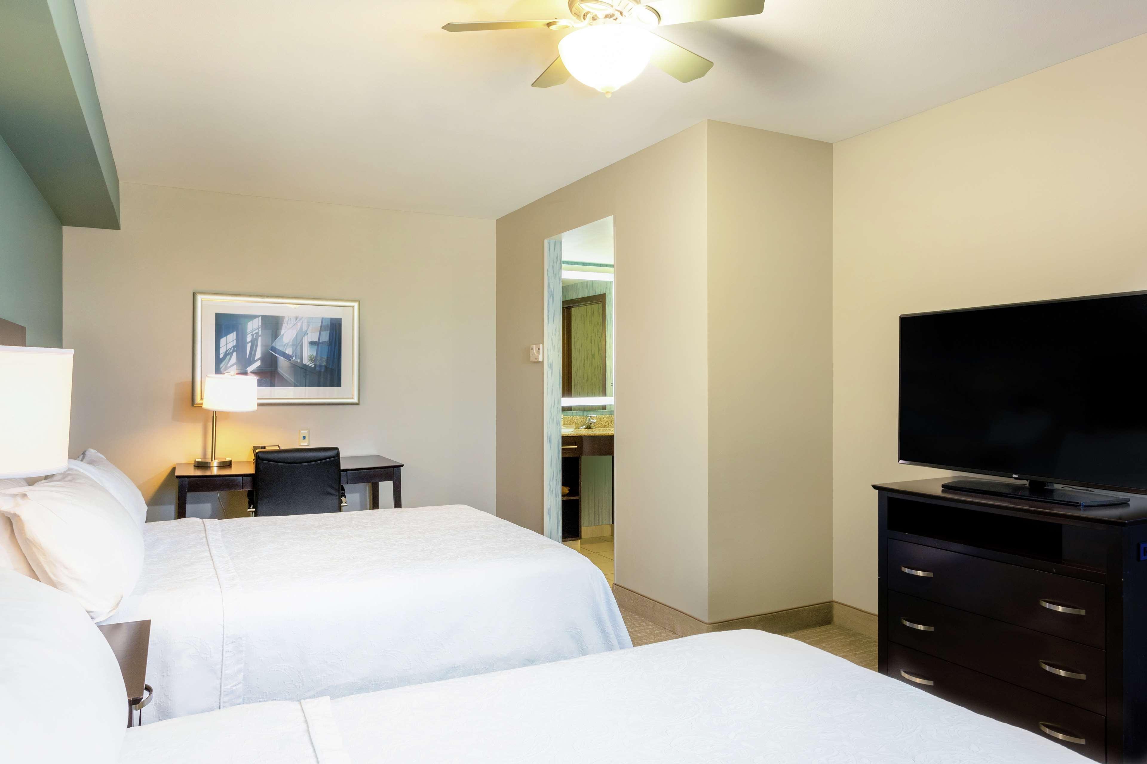 Room, 1 King or 2 Queen Beds