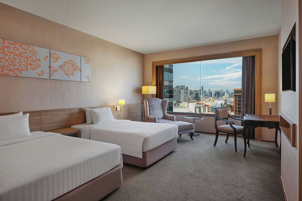 PREMIER, 2 QUEEN BEDS, CITY VIEW