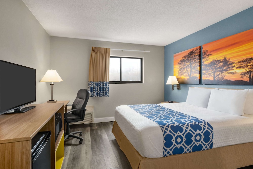 Days Inn by Wyndham Canastota/Verona 15/52