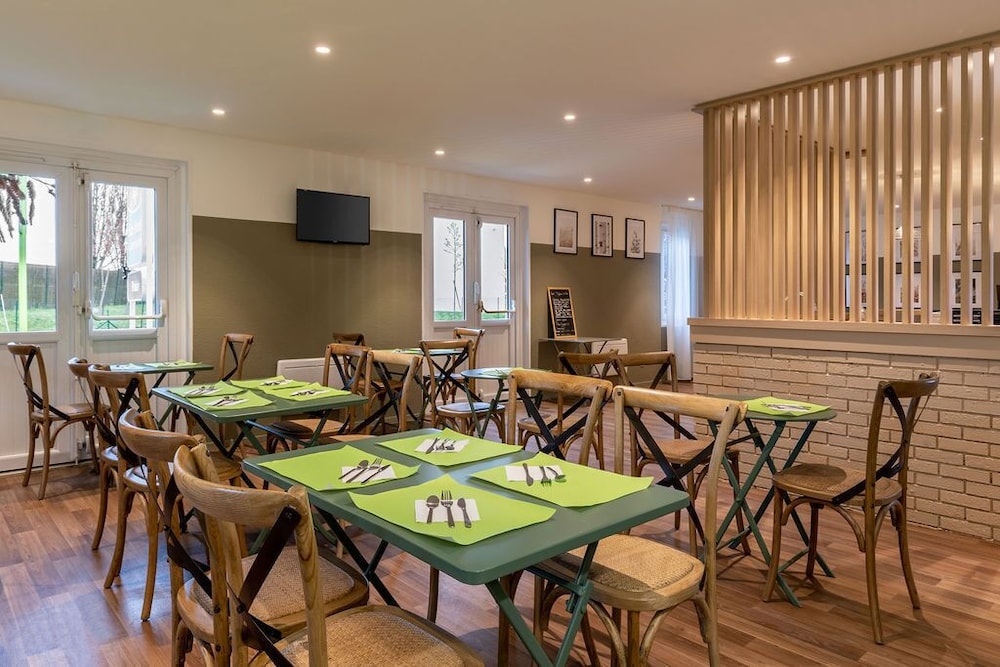 restaurant cafeteria