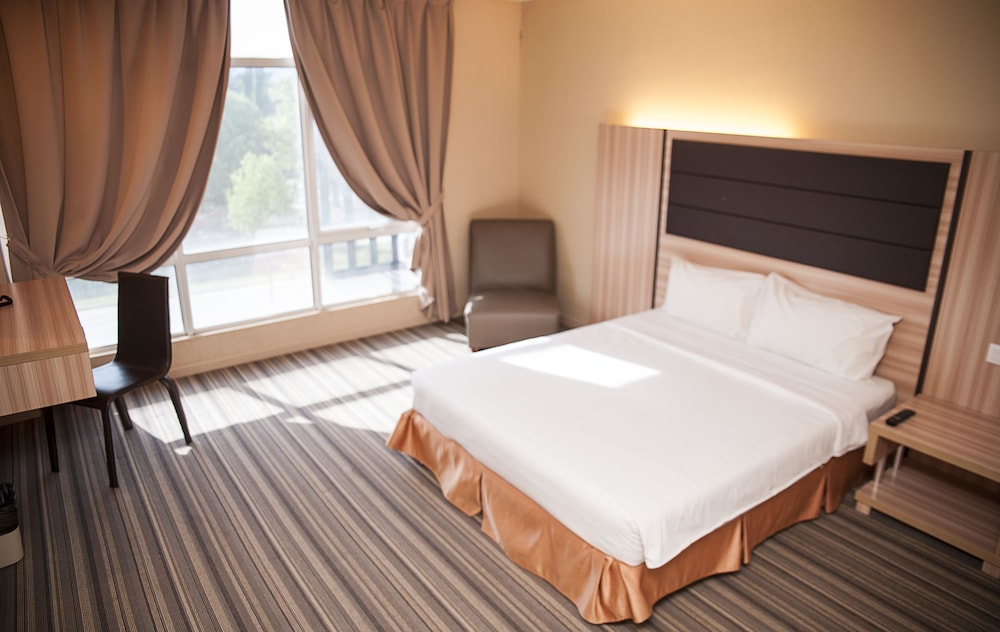 Palette Kota Kinabalu Near by Imago Shopping Mall Formerly Zara's Boutique Hotel 11/53