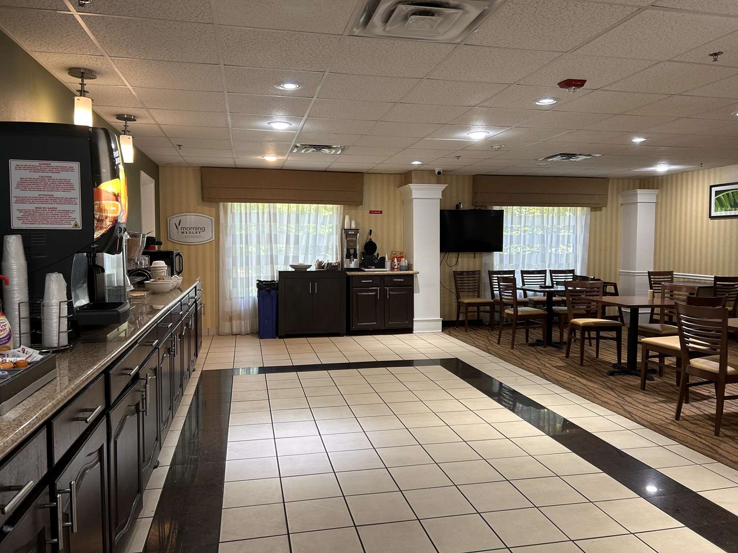 Pearl Jackson Airport Hotel 3/19