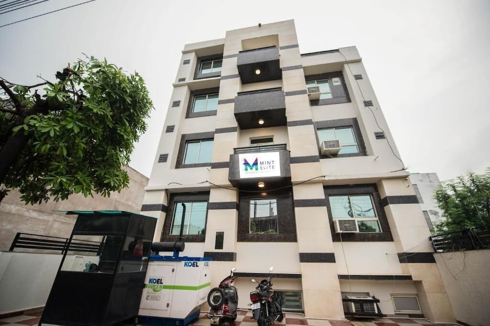 Elite Suites Mint Gomti Nagar 2/50