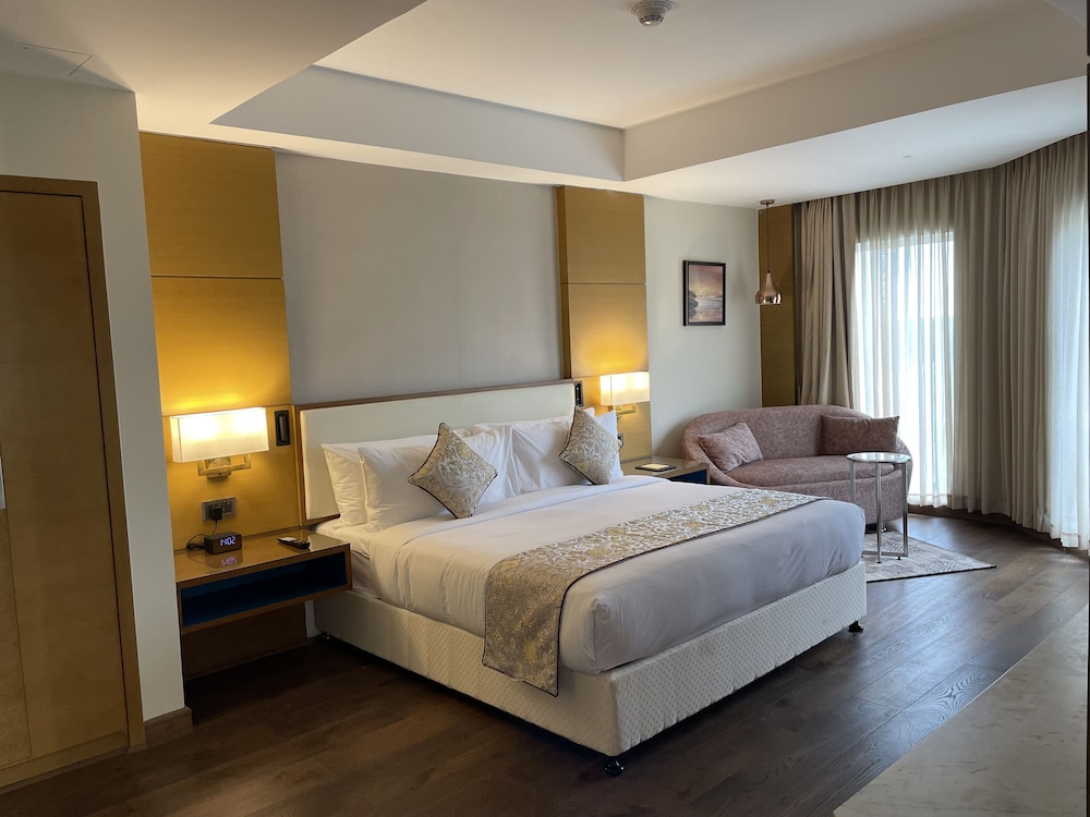 Gokulam Grand Hotel Thiruvananthapuram 10/18