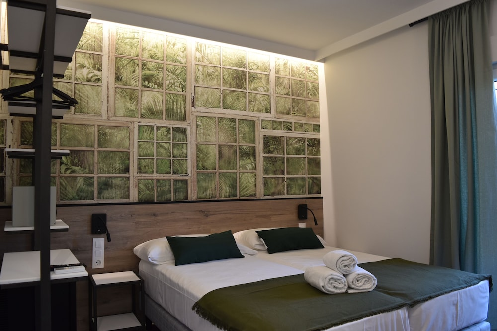 SUPERIOR, TWIN BEDS