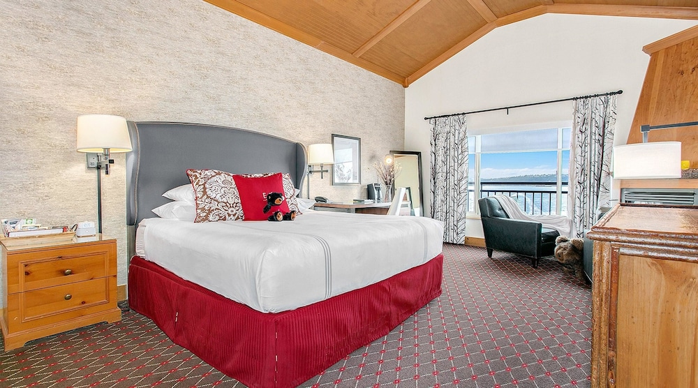 Overwater, King Bed, Accessible
