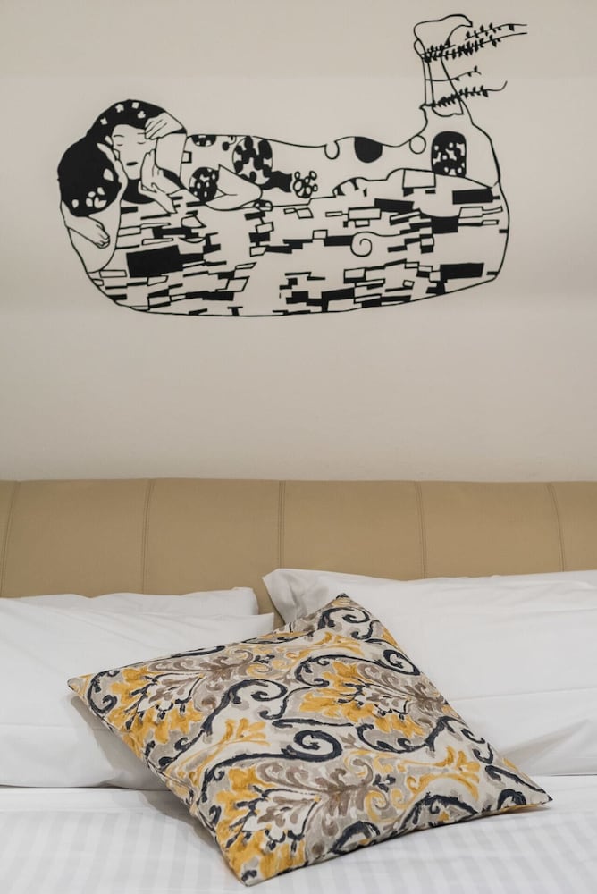 Art Gallery Apartment in Florence 13/33