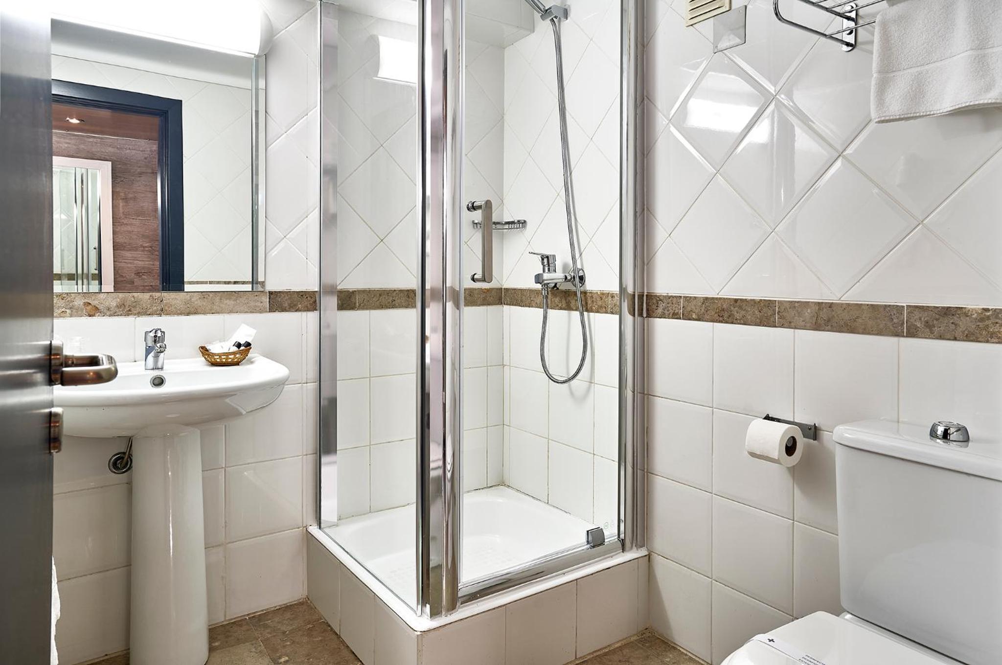 Jose Estevao Hotel 54/55