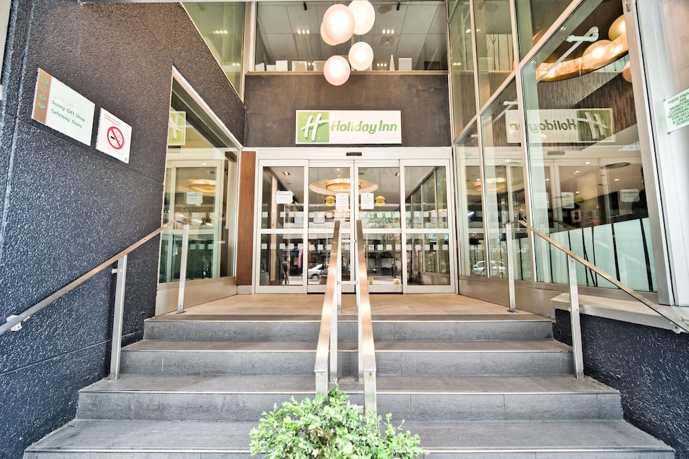 HOLIDAY INN TORONTO DOWNTOWN CENTRE 38/79