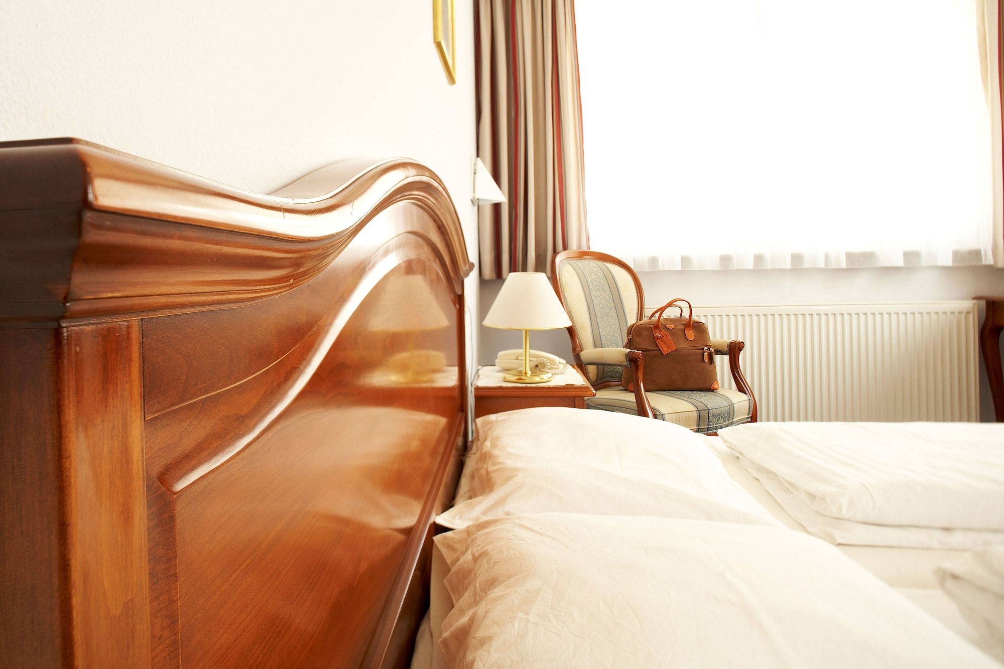 Economy, Double Bed, Street Side View، Das Grune Hotel Zur Post - 100 Bio 8/10