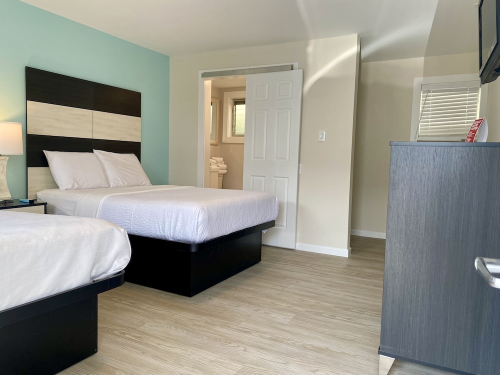 Madison Beach Motel 7/42