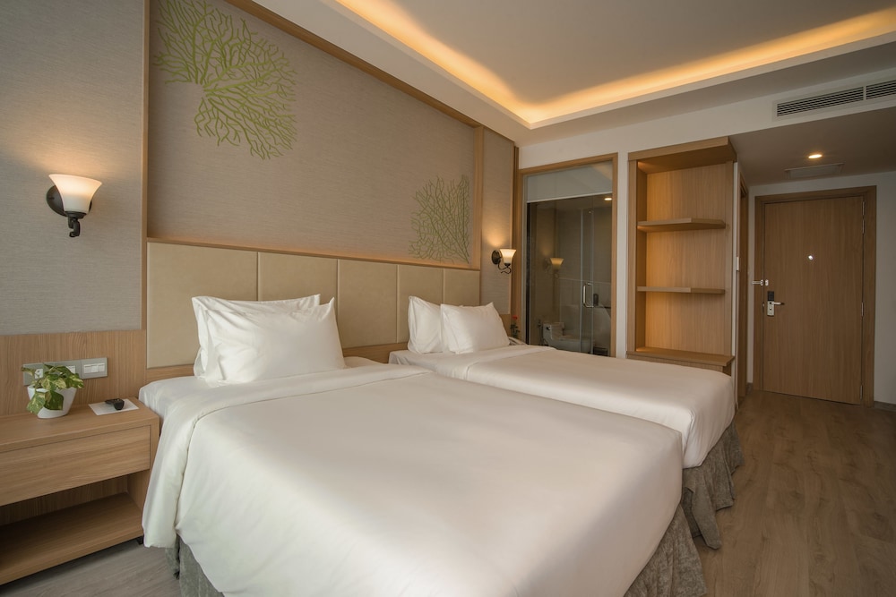 DELUXE, TWIN BEDS, SEA VIEW, BALCONY