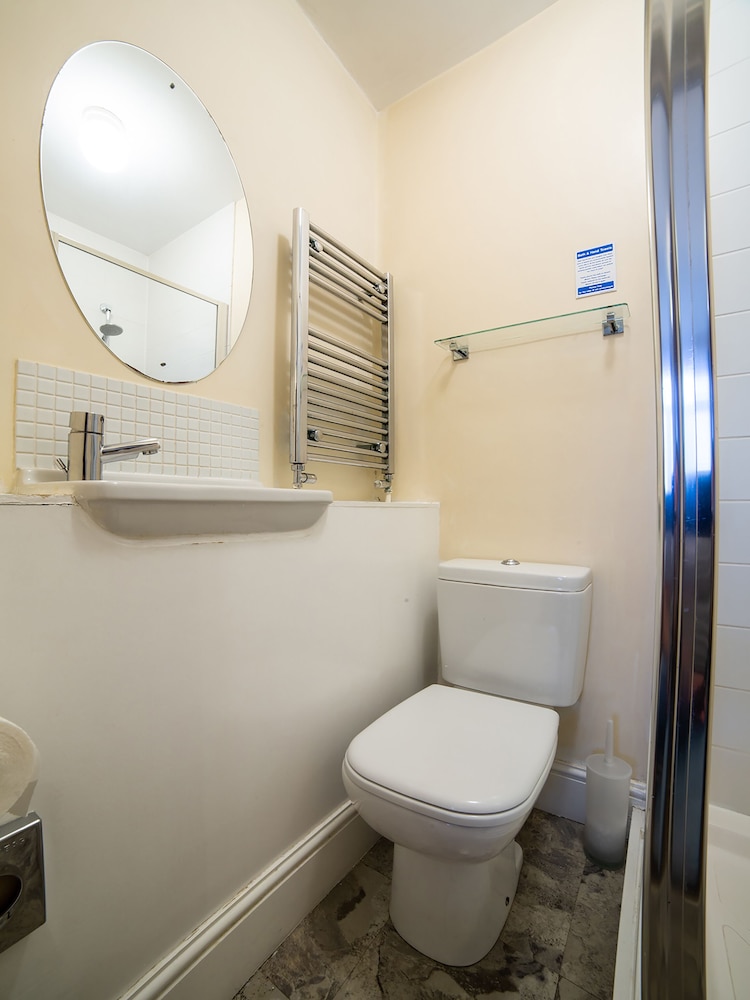 OYO Lina Guest House 45/49