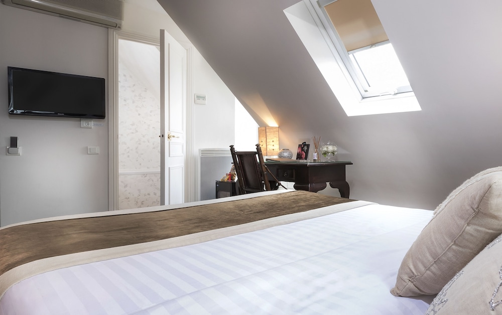 SUITE, DOUBLE BED