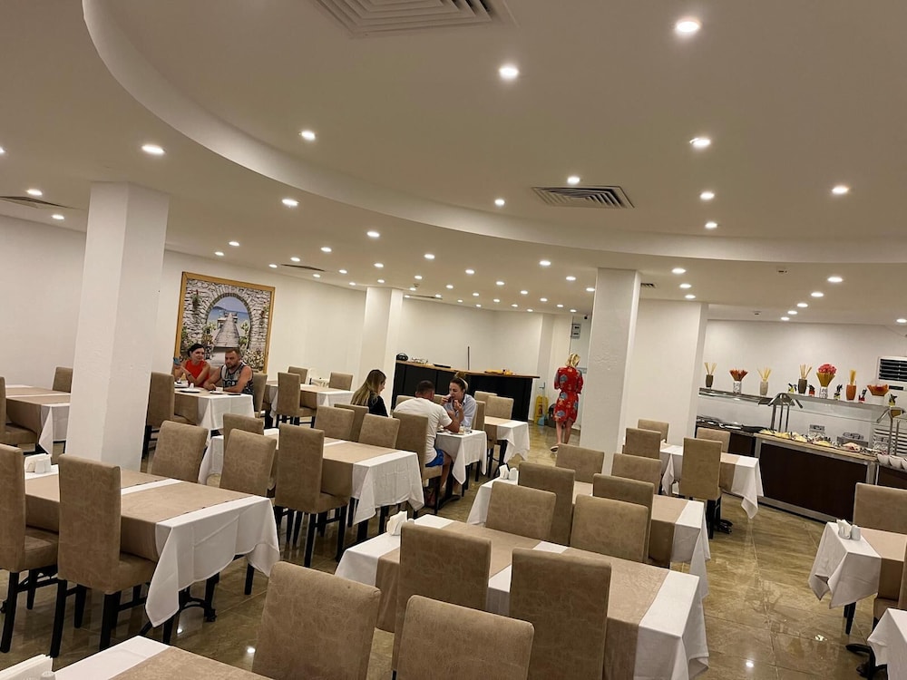 Tokay Hotel 34/50