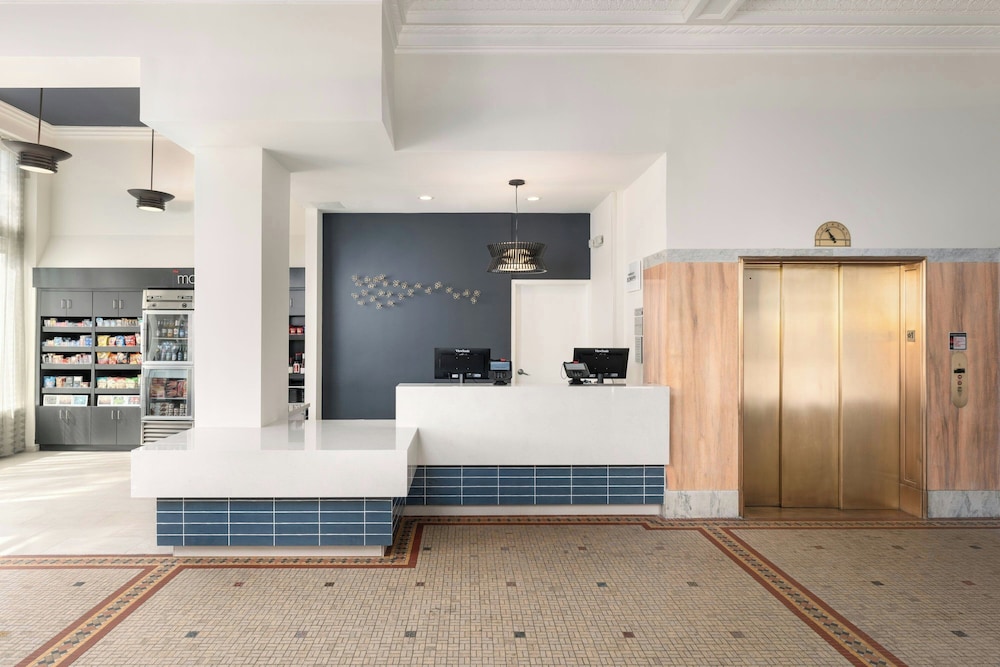 Courtyard by Marriott St. Petersburg Downtown 11/64