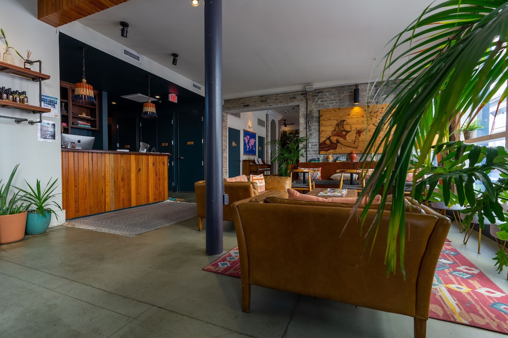 Catahoula Hotel 5/50
