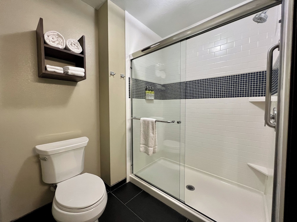 Staybridge Suites Carlsbad/San Diego 71/73