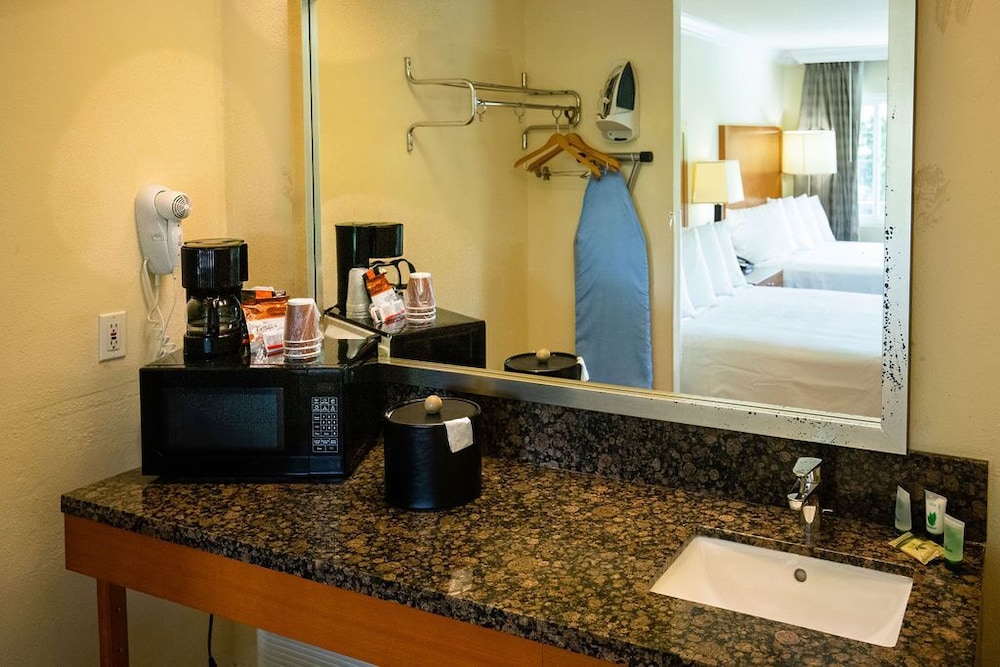 Inn at San Luis Obispo 57/57