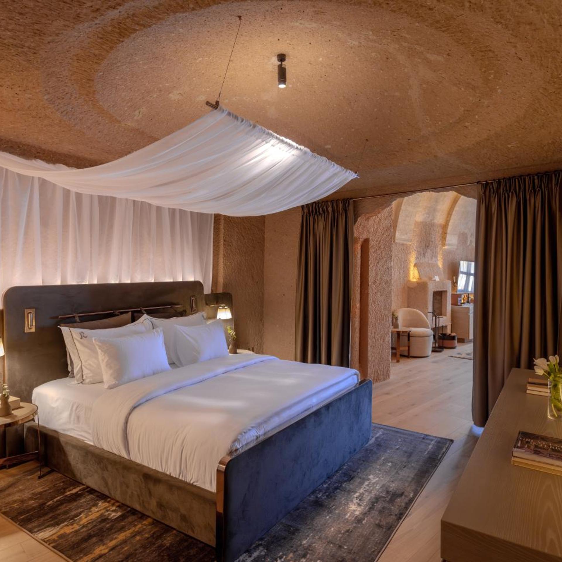 Suite, Mansion