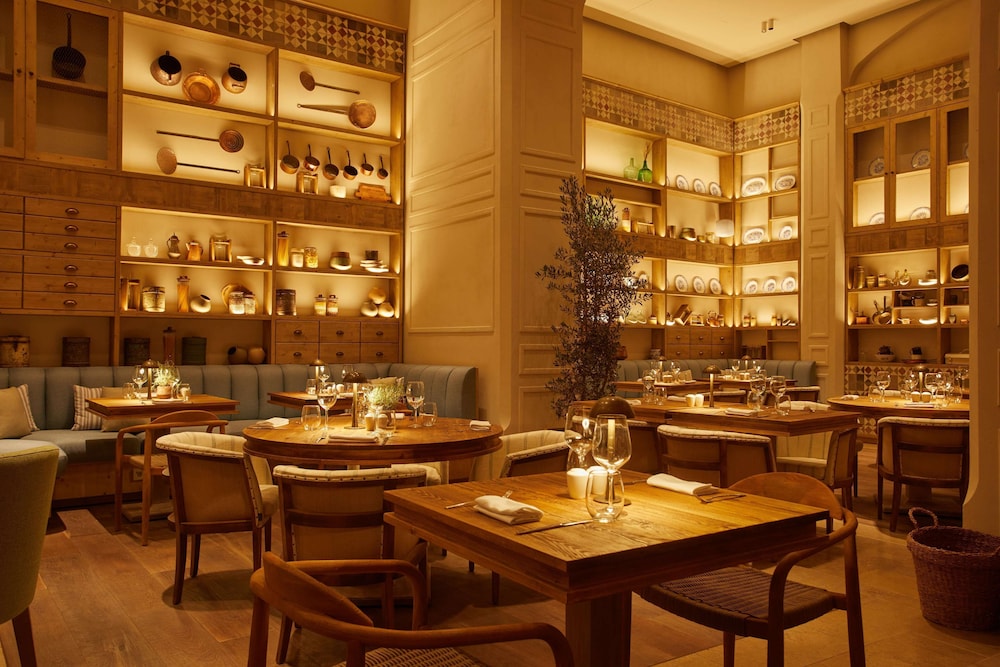 restaurant cafeteria