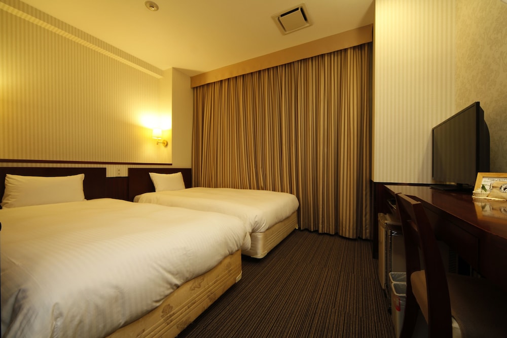 Hillarys Hotel 11/40
