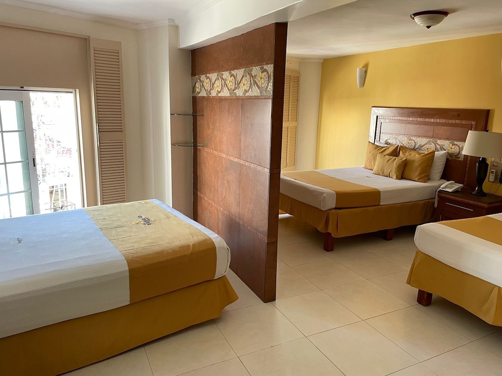 Villa Las Margaritas Sucursal Caxa Hotel 35/68