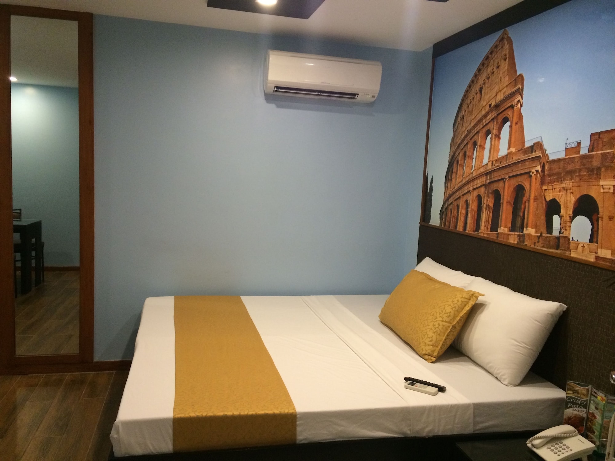 STANDARD, QUEEN BED