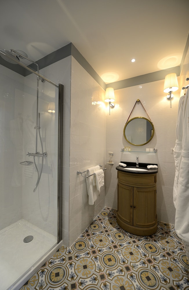 Grand Hotel Henri 42/43
