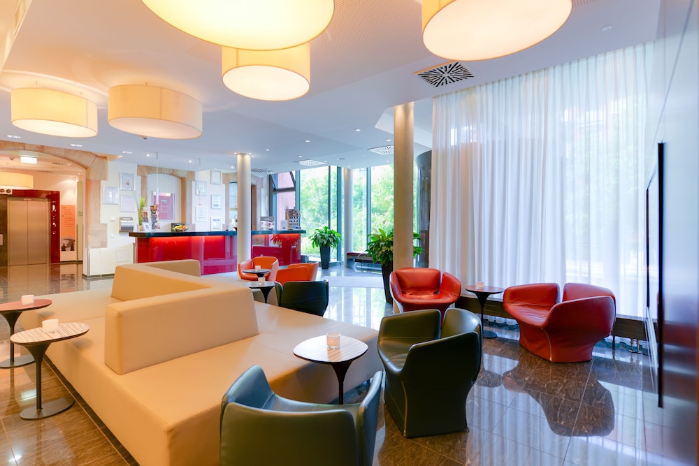Novina Hotel Tillypark 49/71