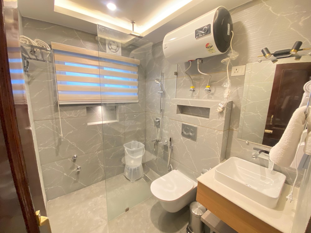 Hotel Abshar 22/23